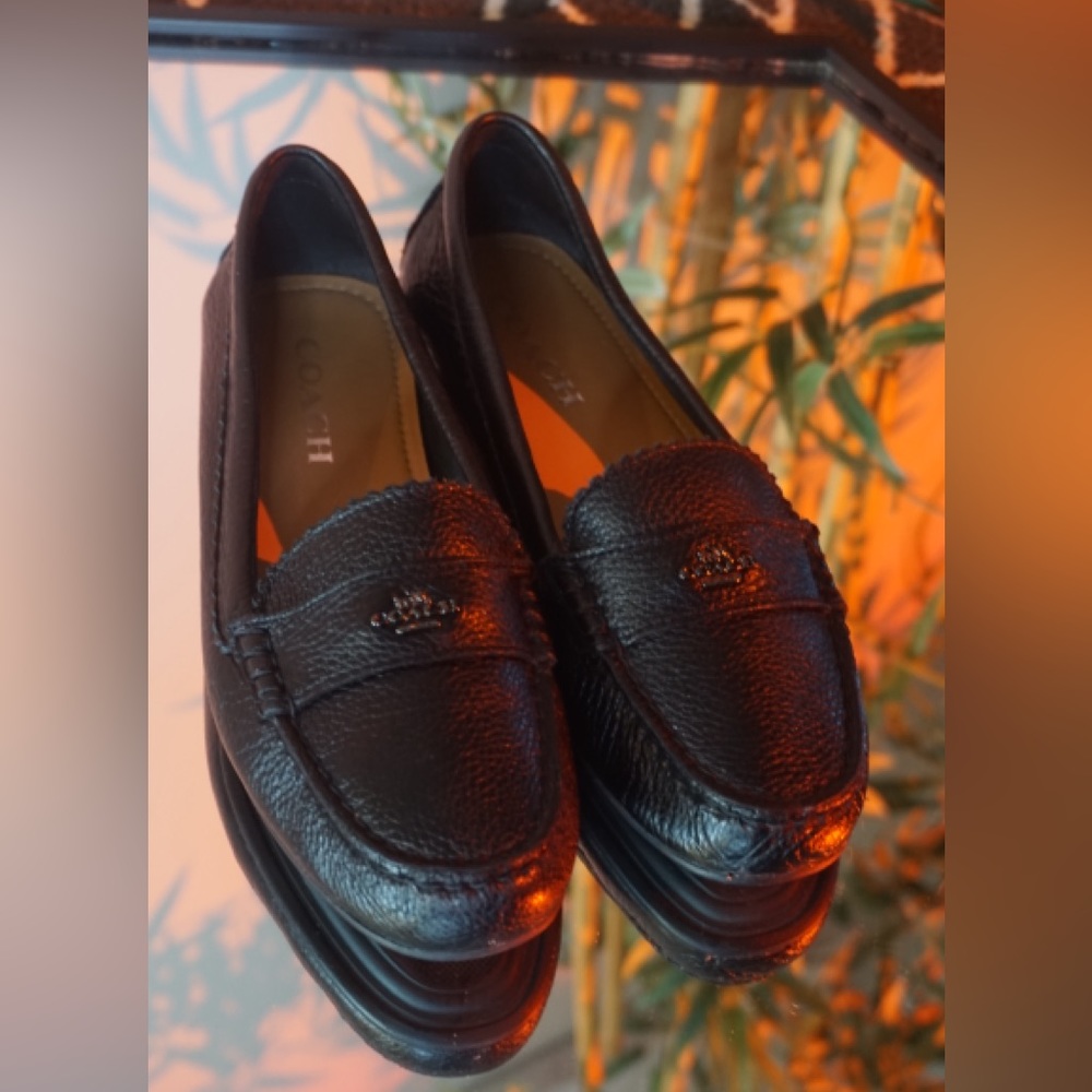 Coach  Black Leather Casual Flat Shoes Womens Size 7 B (pre owned) - Picture 2 of 9
